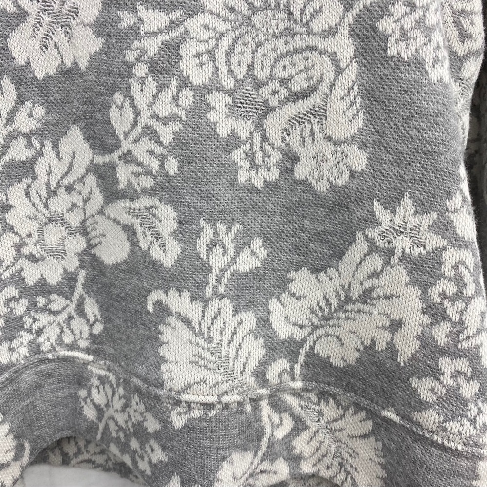 LOFT gray floral print destructed crop sweater L - Picture 2 of 13